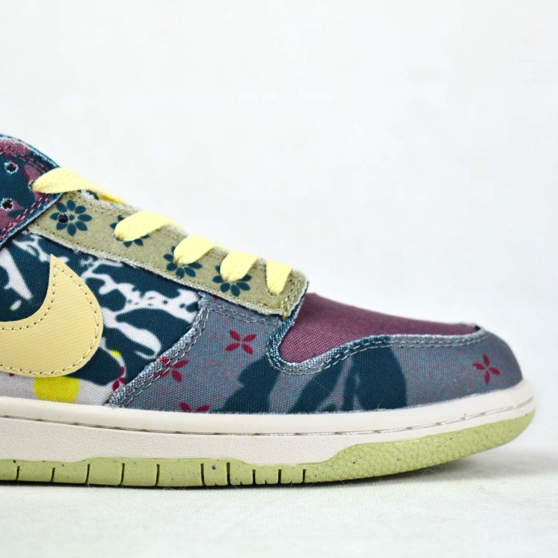 nike sb community garden stockx